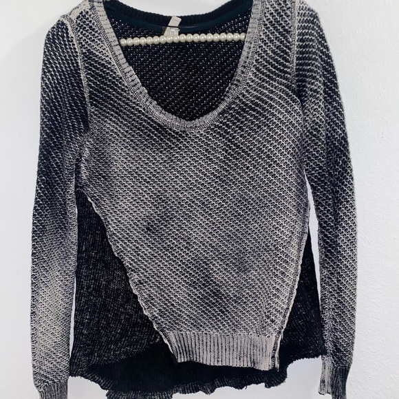 Free People Black, Grey, and White Ombré Sweater - Women’s Size extra small - Picture 3 of 5